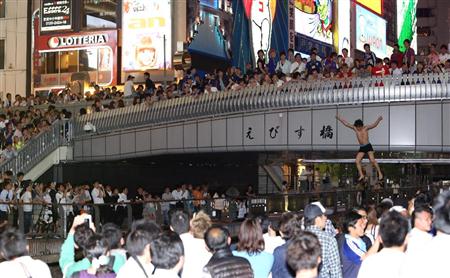 道頓堀ダイブで病気に 飛び込んでもヒーローにはなれない かわいいは正義